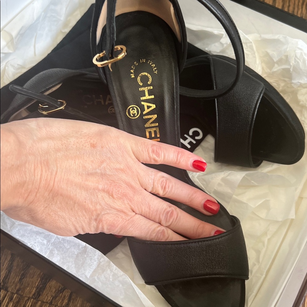 Chanel heels - Picture 4 of 4